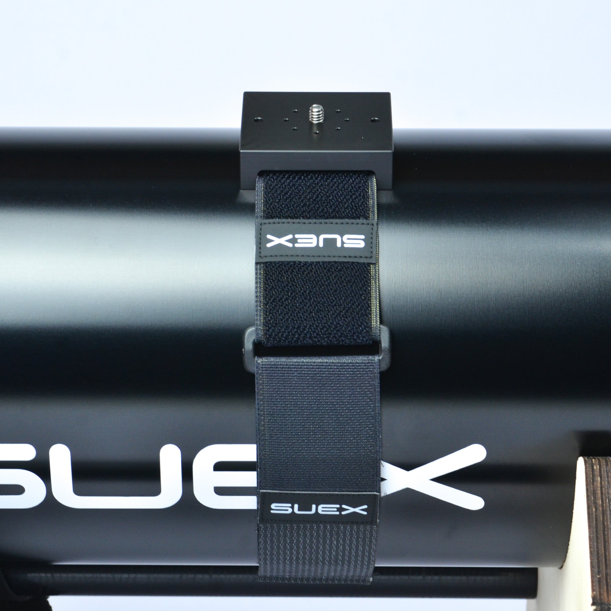 VIDEO SUPPORT WITH ELASTIC BAND